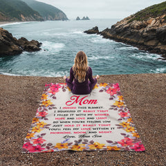 Mom, Feel My Love, Son – Floral Fleece Blanket